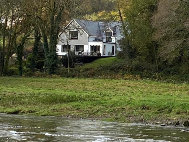 Riverside Stay Gunnislake Exterior photo